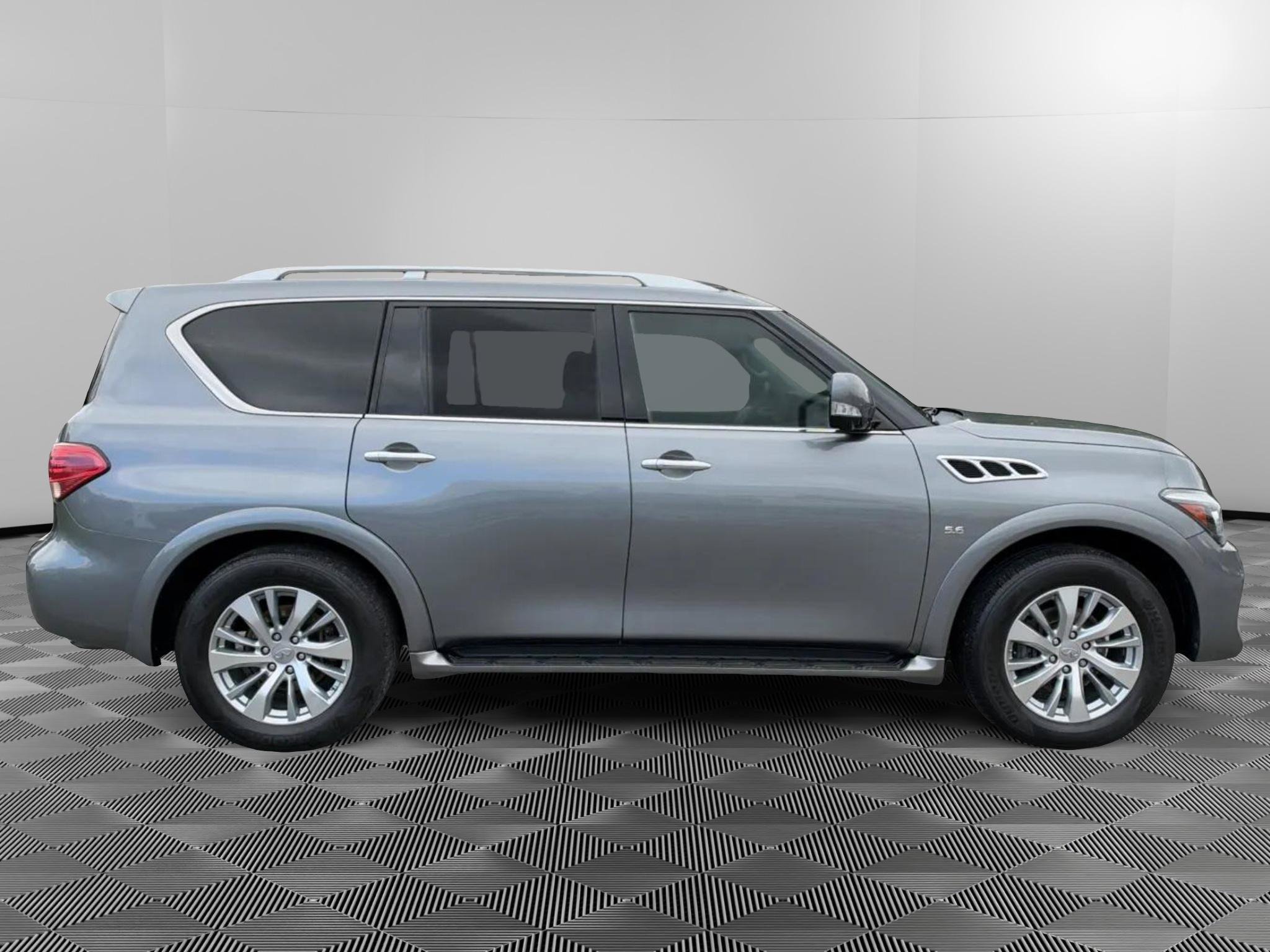 Used 2017 INFINITI QX80 4WD w/ All Season Package image 6