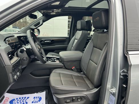 Used 2025 Chevrolet Tahoe High Country image 13