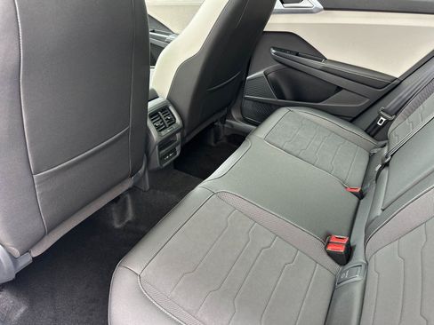 New 2026 Volkswagen Taos SE AWD/4WD image 11