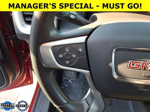 Used 2024 GMC Terrain SLE image 23