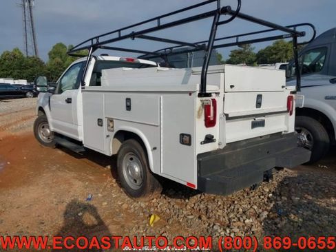 Used 2022 Ford F250 XL w/ Power Equipment Group image 4