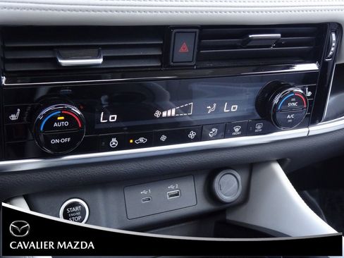 Used 2023 Nissan Rogue SL image 32