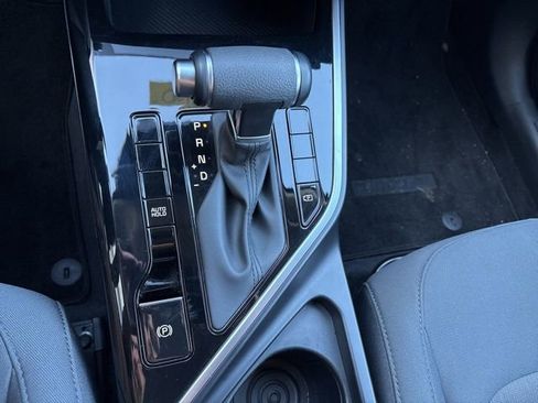Certified 2024 Kia Niro LX image 17