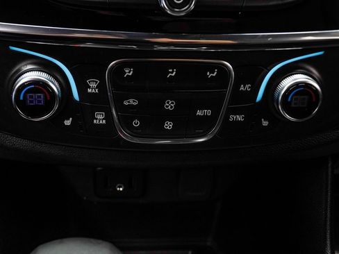 Used 2023 Chevrolet Traverse LT w/ LPO, Floor Liner Package AWD/4WD image 22