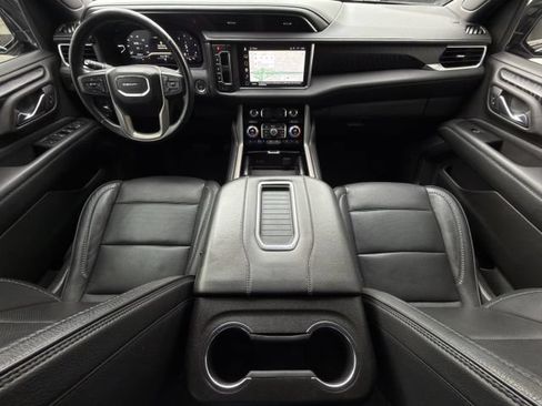 Used 2022 GMC Yukon XL Denali AWD/4WD image 11