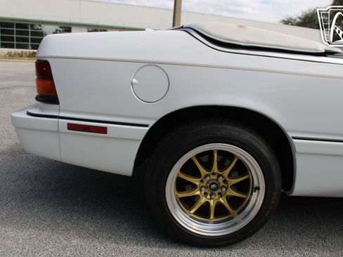 Used 1994 Chrysler LeBaron GTC image 32