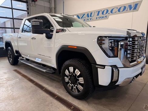 Used 2024 GMC Sierra 2500 Denali w/ Denali Reserve Package image 2