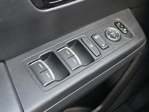 Used 2023 Honda CR-V EX-L image 9