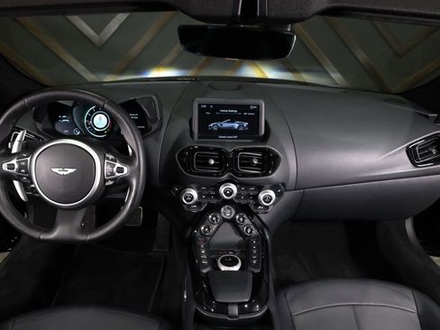 Used 2022 Aston Martin V8 Vantage Roadster image 5