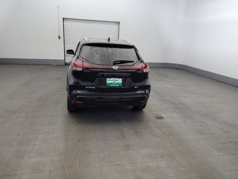 Used 2021 Nissan Kicks SV FWD image 6