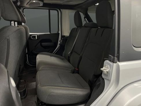 Used 2024 Jeep Wrangler Unlimited image 26