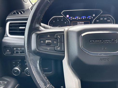 Used 2021 GMC Yukon Denali w/ Advanced Technology Package AWD/4WD image 10