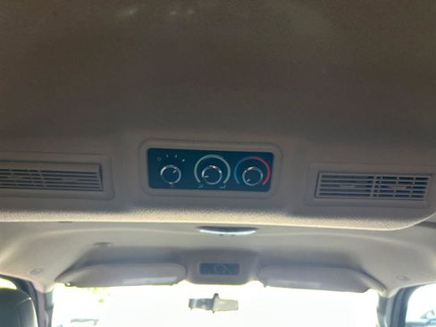 Used 2017 Chevrolet Express 2500 LT w/ LT Preferred Equipment Group RWD image 18
