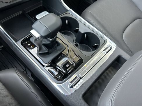 New 2026 Kia Carnival SX w/ SX Dark Edition Package FWD image 24