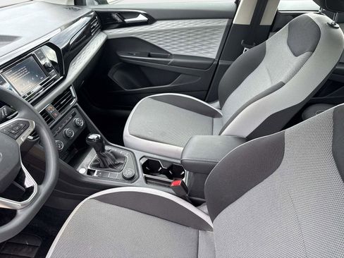 Used 2022 Volkswagen Taos S image 16