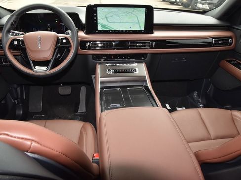 New 2026 Lincoln Aviator Reserve w/ Jet Appearance Package RWD image 17
