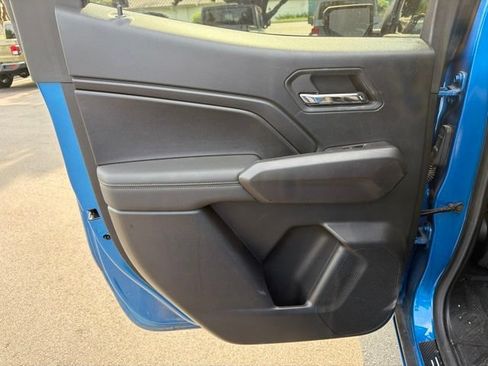 Used 2023 Chevrolet Colorado LT w/ LT Convenience Package RWD image 15