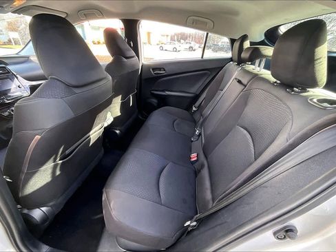 Used 2019 Toyota Prius LE w/ Carpet Mat Package image 18