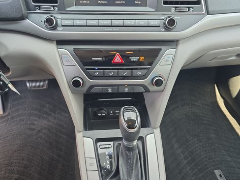 Used 2018 Hyundai Elantra SEL FWD image 23