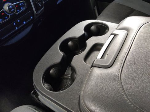 Used 2020 RAM 1500 Classic SLT w/ Luxury Group AWD/4WD image 26