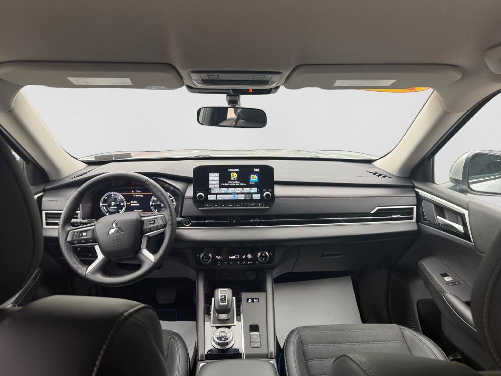 Used 2024 Mitsubishi Outlander 4WD Plug-In Hybrid image 16