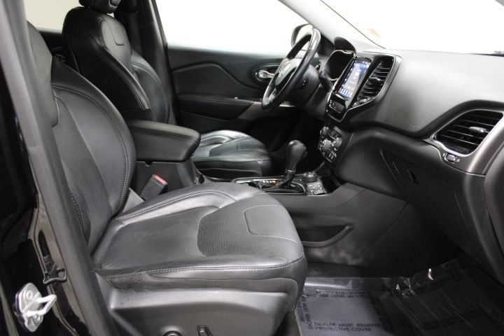 Used 2019 Jeep Cherokee Limited AWD/4WD image 24
