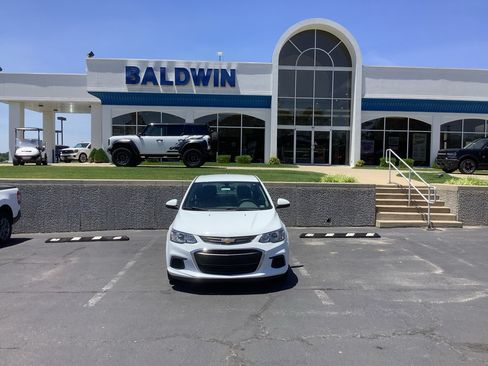 Used 2020 Chevrolet Sonic Premier FWD image 2