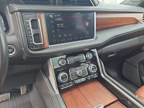 Used 2023 GMC Yukon Denali Ultimate AWD/4WD image 21