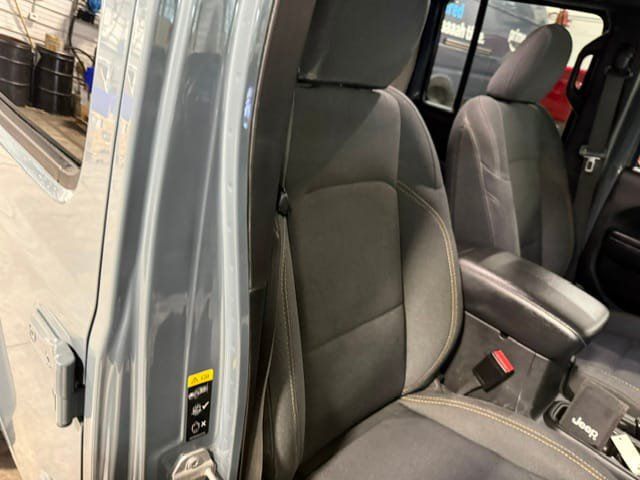 Used 2025 Jeep Wrangler Unlimited Sport w/ Convenience Group AWD/4WD image 11