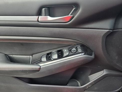 Used 2023 Nissan Altima 2.5 SR image 24