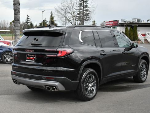 Used 2025 GMC Acadia Elevation image 8