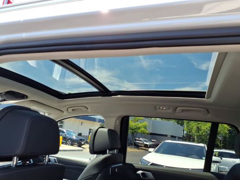 Used 2024 BMW X7 xDrive40i AWD/4WD image 15