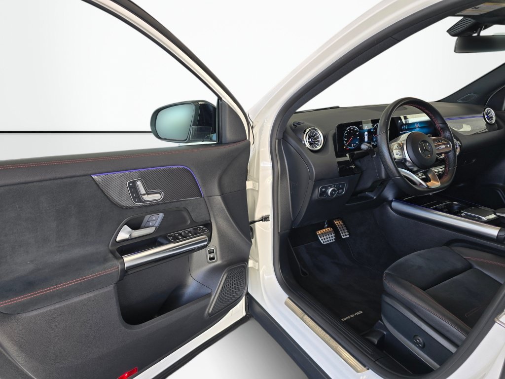 Used 2022 Mercedes-Benz GLA 250 4MATIC image 32