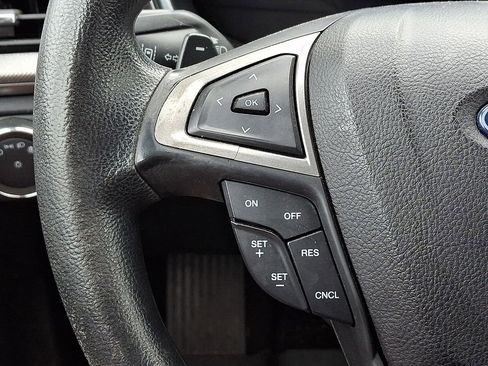 Used 2020 Ford Fusion SE AWD/4WD image 20