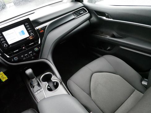 Used 2024 Toyota Camry LE image 11