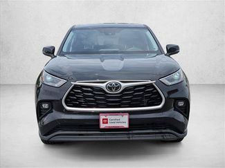 Used 2025 Toyota Highlander LE FWD video 2