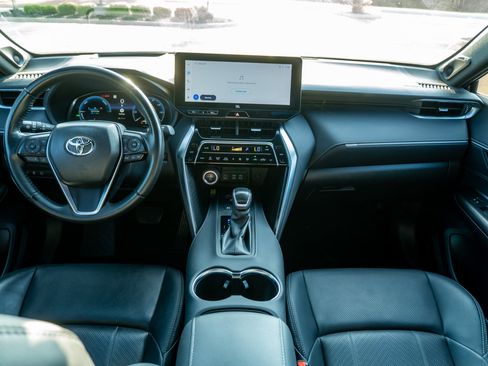 Used 2024 Toyota Venza Limited AWD/4WD image 20