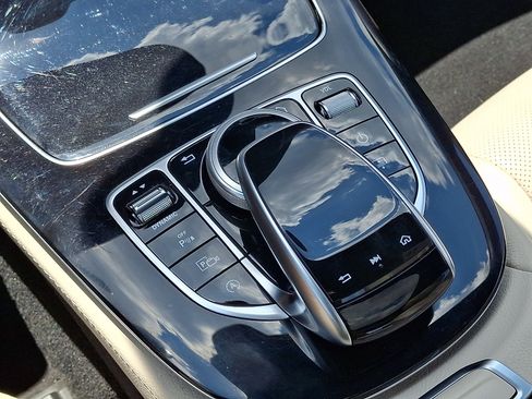 Used 2017 Mercedes-Benz E 300 4MATIC image 16