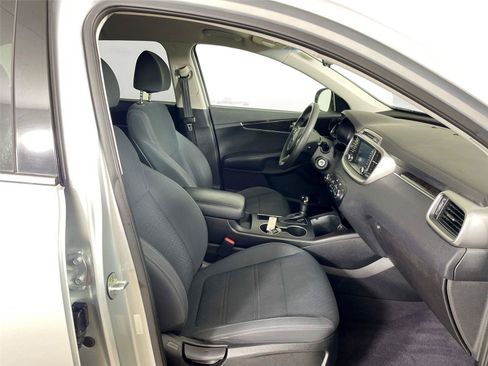 Used 2018 Kia Sorento AWD image 26
