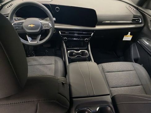 New 2026 Chevrolet Traverse LT w/ Driver Confidence Package AWD/4WD image 13