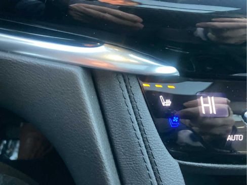 Used 2025 Cadillac XT6 Premium Luxury w/ Platinum Package image 27