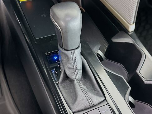 Used 2025 Toyota Camry SE image 24