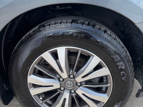 Used 2019 Nissan Pathfinder S AWD/4WD image 29