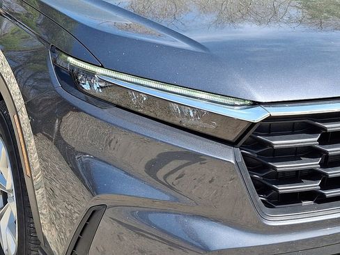 Used 2024 Honda CR-V LX image 9