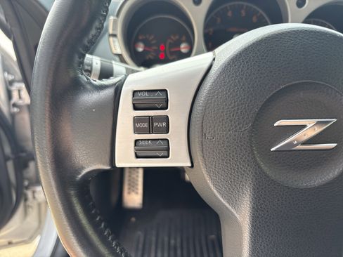 Used 2008 Nissan 350Z Touring RWD image 19