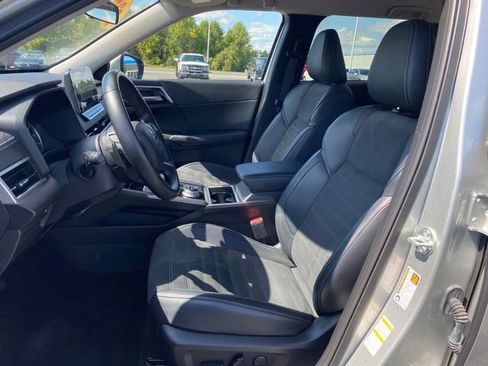 Used 2024 Mitsubishi Outlander SE Black Edition image 15