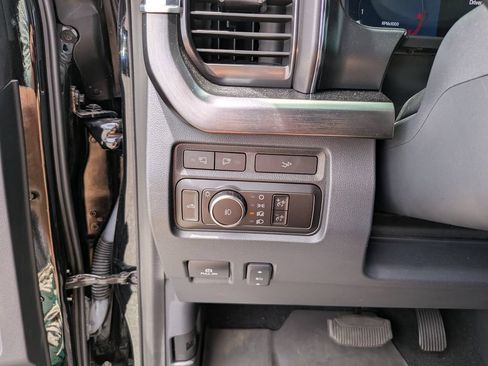 Used 2023 Ford F250 Lariat w/ Lariat Ultimate Package AWD/4WD image 31