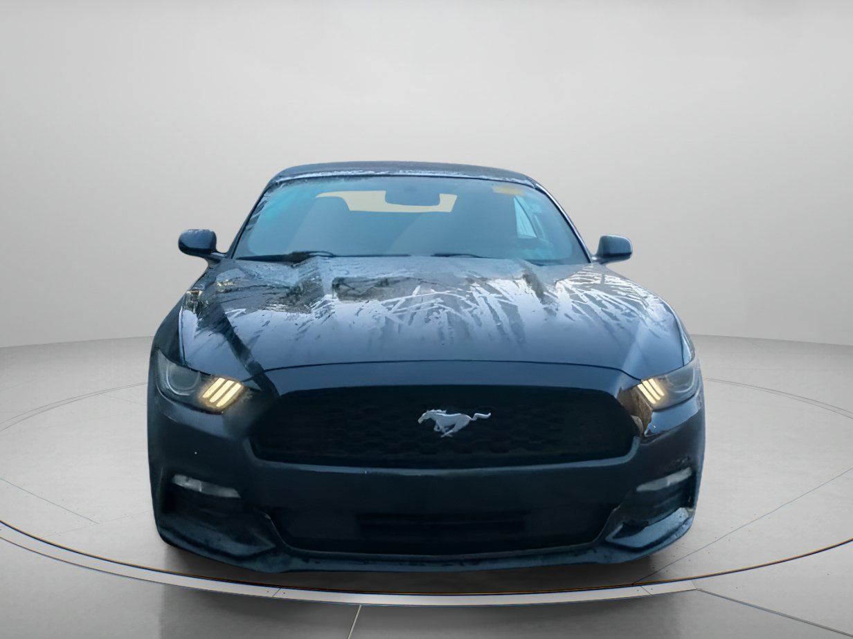 Used 2016 Ford Mustang Convertible RWD image 7