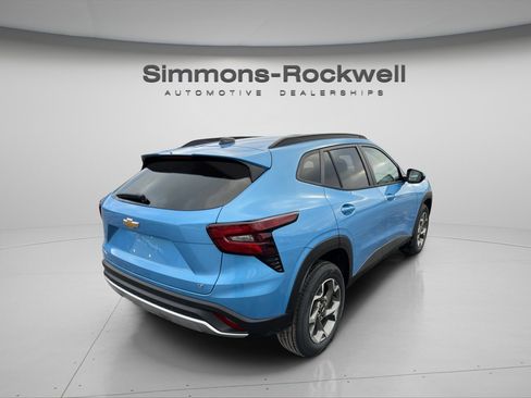 New 2026 Chevrolet Trax LT w/ Sunroof Package image 26