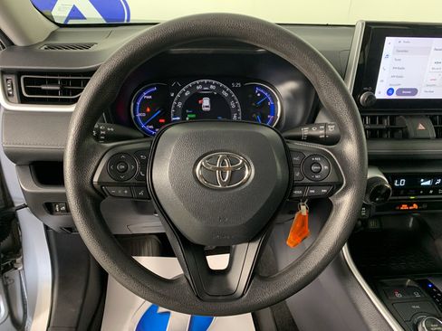 Used 2024 Toyota RAV4 LE AWD/4WD image 21
